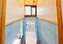 トイレ壁紙貼り工事